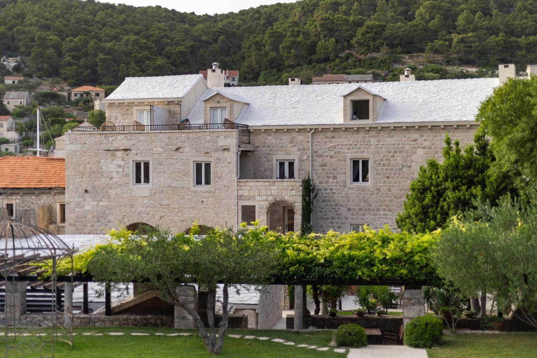 Puteus Palace Heritage Hotel Pucisca Exterior foto